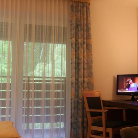 Schenkendobern Hotel Und Restaurant Karpfenschaenke מראה חיצוני תמונה